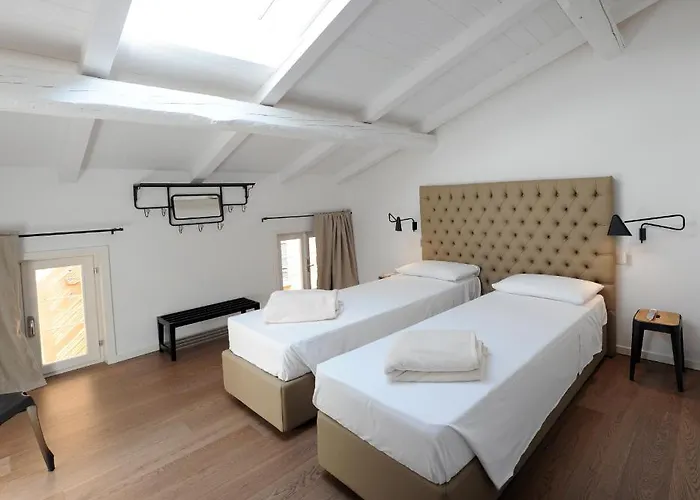 Opera 11 R&b Отель типа 